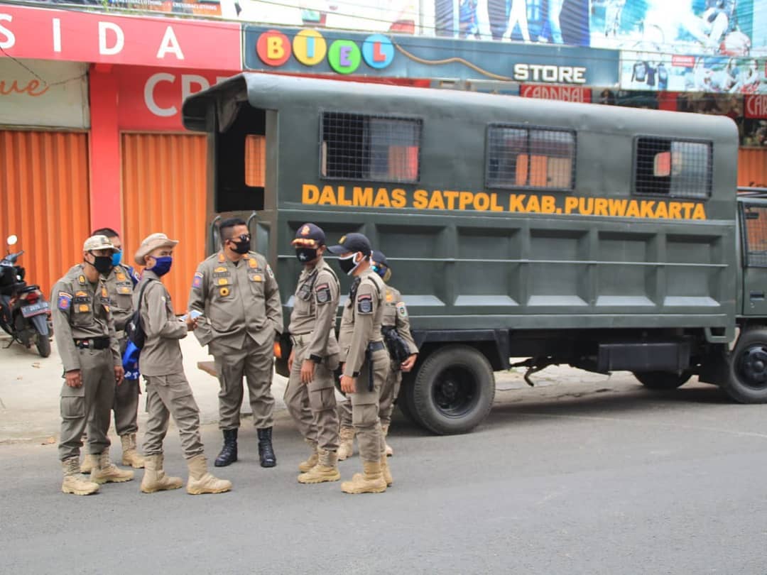 Menanggapi Banyak Pengamen dan Tunawisma di Purwakarta. Satpol PP Larang Warga Kasih Uang!