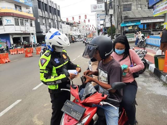 Tilang Manual Kembali Berlaku di Purwakarta. Cekidot 12 Prioritas Pelanggaran yang Bakal Ditindak!