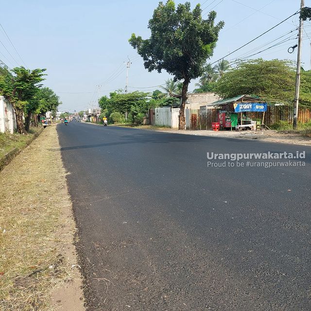 Mulus, Sejumlah Ruas Jalan Raya Sadang - Subang Mulai Diperbaiki. Sebagian Masih Gagarijlugan!