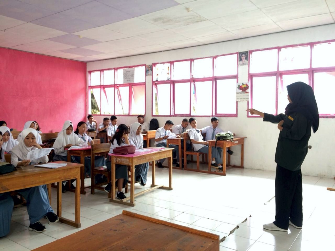 Bantu Naikkan Minat Kuliah Siswa, Mahasiswa yang Lakukan Sosialisasi 'Diduga' Diminta Bayaran oleh Pihak Sekolah di Purwakarta. Benarkah?