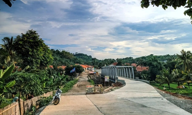 Meni Syahdu, Jalan di Kecamatan Sukasari Purwakarta Dibeton Hingga Dibangun Jembatan. Recommended Buat Liburan! 