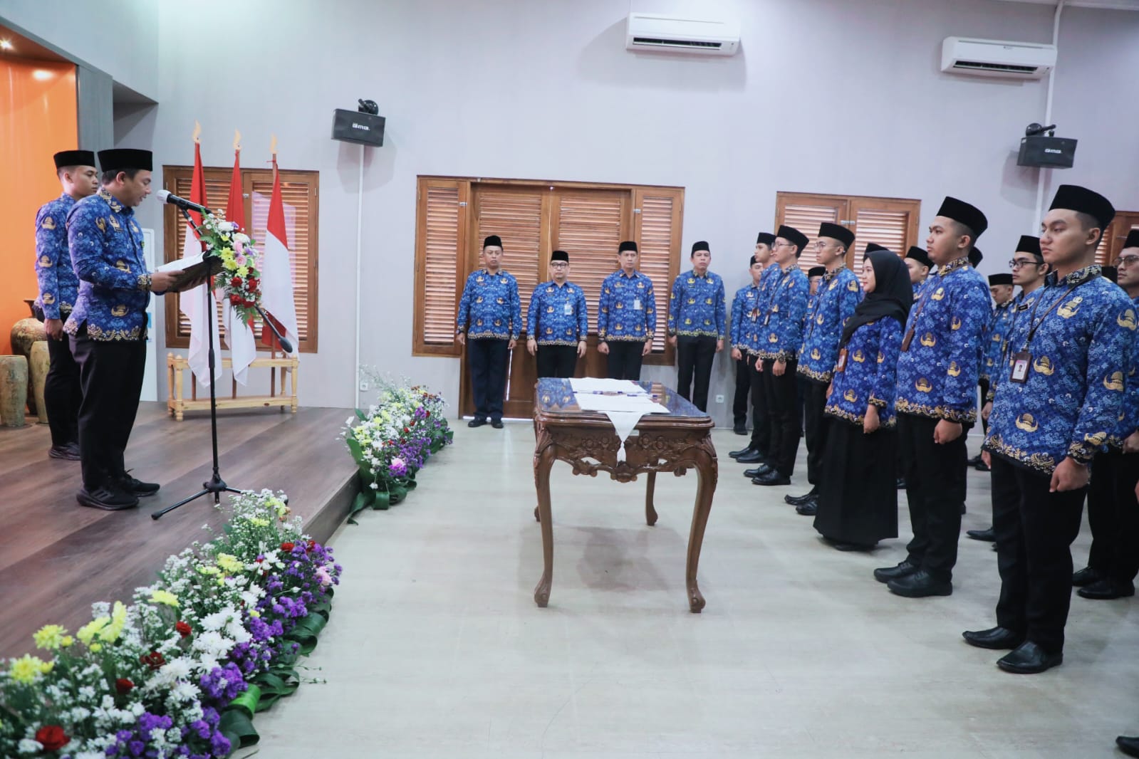 Bersiaplah, ASN Malas di Purwakarta Bakal Dibawa ke Barak Militer. Masyarakat Jangan Ragu Laporkan! Cobi Share, Dinas Mana yang ASN-nya pada Malas Guys?